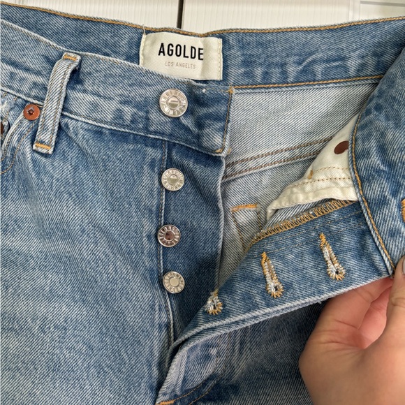 AGOLDE Parker Women's Distressed Blue Denim Shorts in Swampmeet - Picture 2 of 7